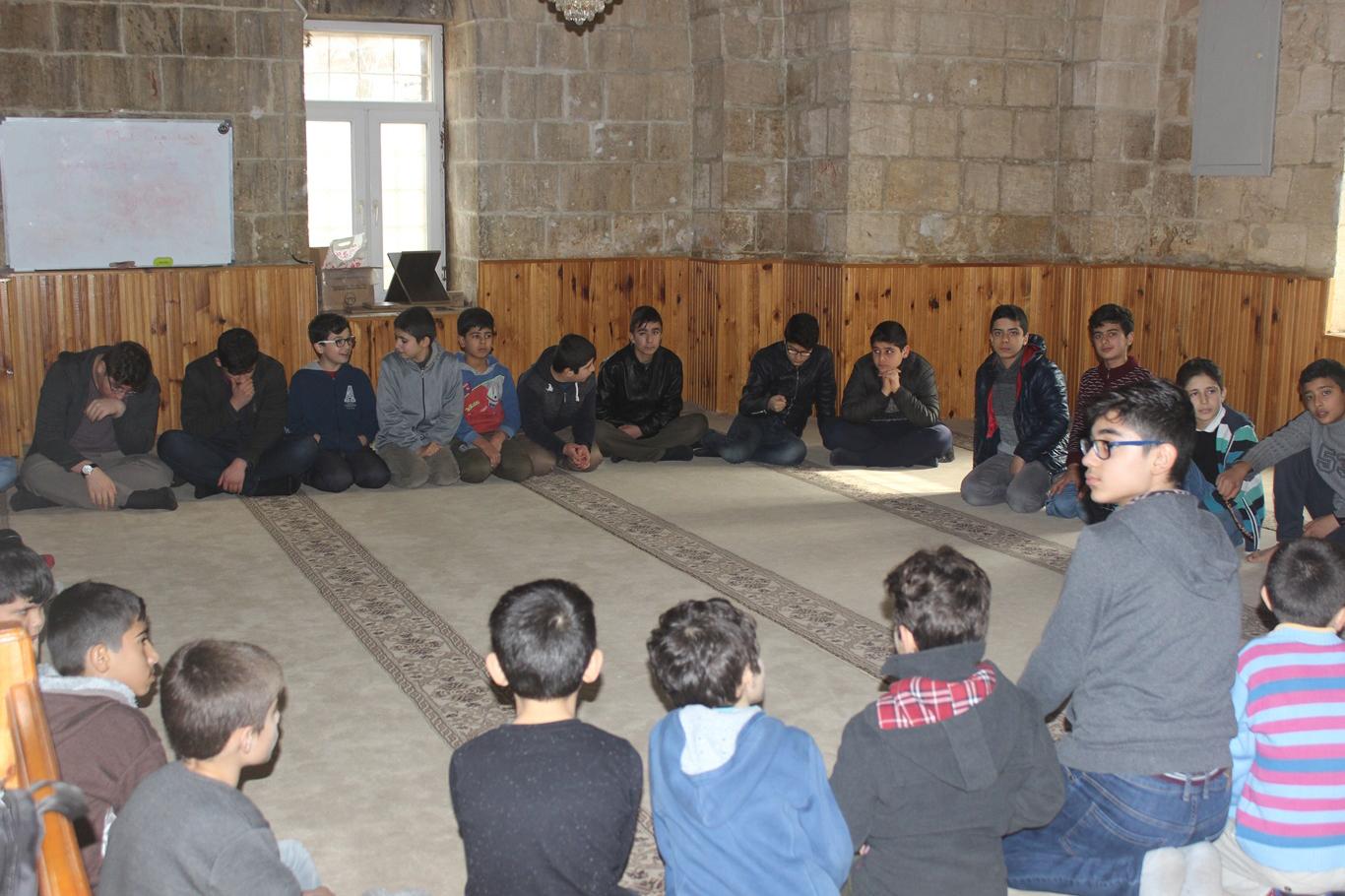 Cami ve mahalle temsilcisi çocuklar manevi eğitim görüyor